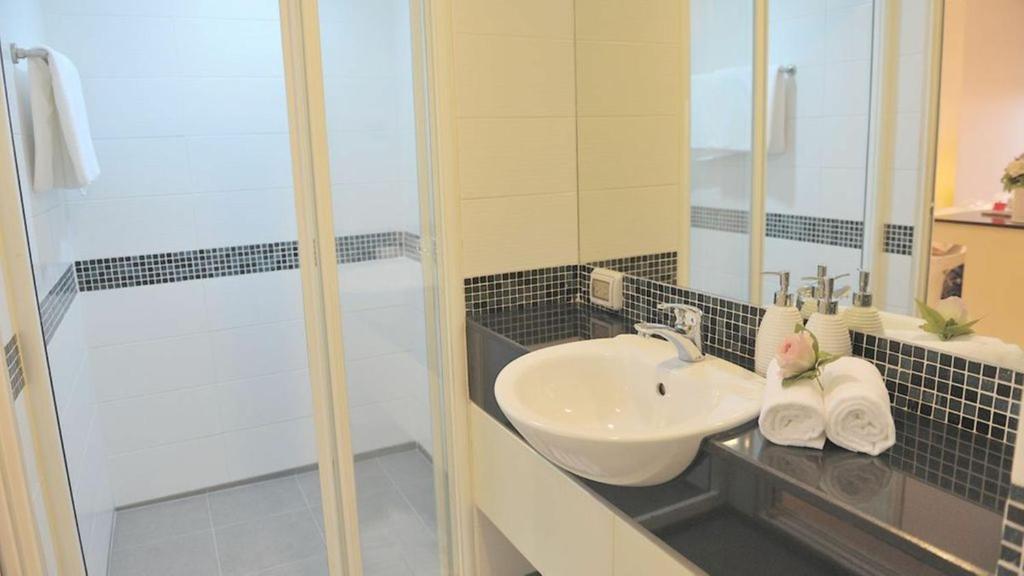 Duplex 21 Apartment Bangkok Exterior photo